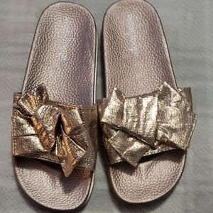Metallic Gold Slide Sandals with Bow Accent Women's Size 6 (Kids 4-5) New